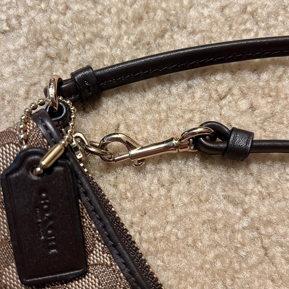 Coach Small Wristlet Brown - Picture 4 of 10